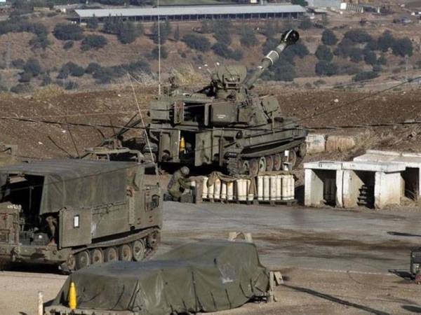 Gambar fail menunjukkan askar-askar dan beberapa buah kenderaan tentera Israel di Bukit Golan sempadan Syria. - Foto AFP