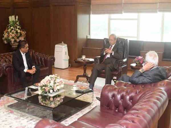 - Foto FB Annuar Musa