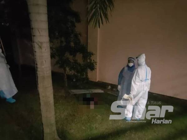 Kejadian dipercayai berlaku pada jam 9.15 malam selepas disedari oleh kakitangan hospital dan bertindak menghubungi pihak polis.