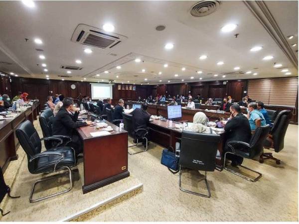 Mesyuarat JKKN Khas Covid-19 yang berlangsung pagi tadi.