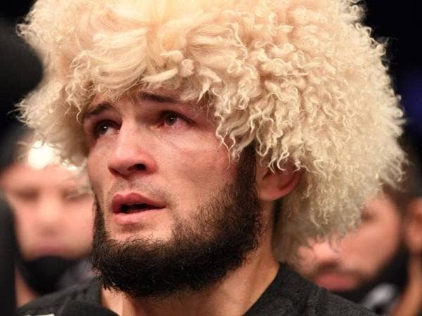 Khabib penuh emosi mengumumkan persaraannya daripada UFC 254. Foto: gettyimages