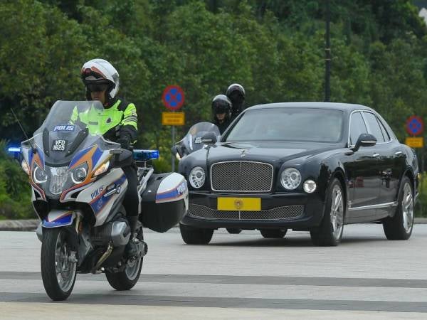 Al-Sultan Abdullah tiba di Istana Negara kira-kira jam 12.30 tengah hari. -Foto Bernama