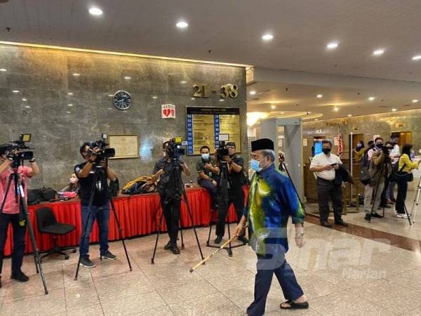 Ahli Parlimen Pasir Salak, Datuk Seri Tajuddin Abdul Rahman tiba di Menara Dato' Onn, PWTC di Kuala Lumpur malam ini