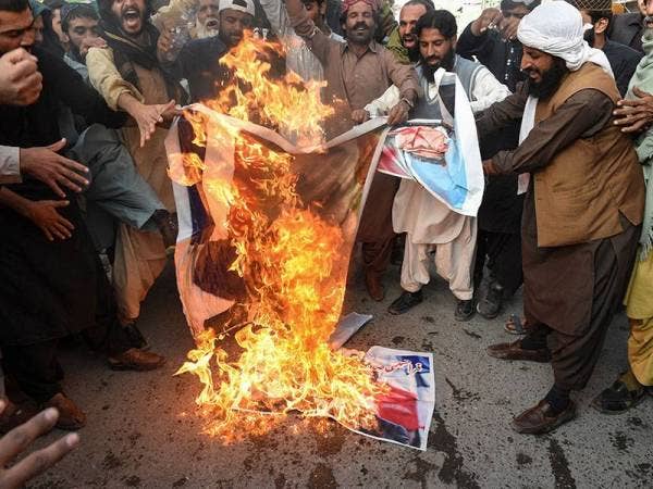 Protes besar-besaran sebagai membantah kenyataan Macron yang menyinggung perasaan orang Islam diadakan di Quetta, Pakistan.