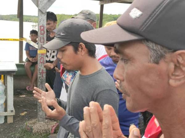 Ahli keluarga dan penduduk kampung memohon doa agar usaha mencari dan menyelamat dua beradik itu dipermudahkan.