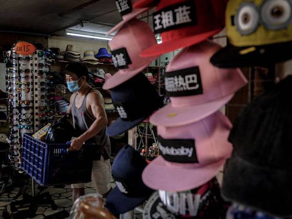 Peniaga Chew Chin Chuan, 45, terpaksa menutup kedainya berikutan tidak mampu untuk membayar kos sewa bulanan ketika tinjauan di Chew Jetty hari ini.