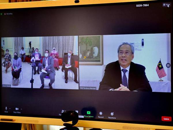 Perdana Menteri. Tan Sri Muhyiddin Yassin ketika mengadakan sidang media melalui sidang video di kediamannya hari ini.