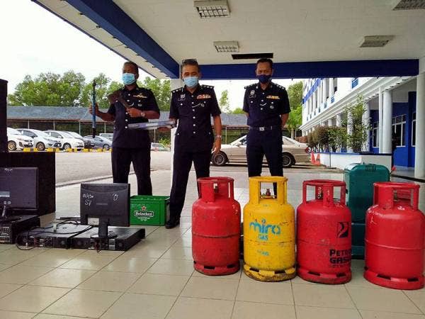 Antara barangan yang dirampas dalam Op Pintu.