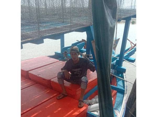 Muhammad Aminullah dikhuatiri lemas selepas terjatuh dari bot ketika menangkap ikan kira-kira 24 batu nautika timur Kuantan malam kelmarin. - Foto Ihsan APMM