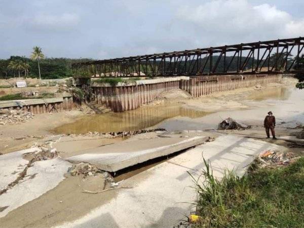 LRA Sungai Linggi masih belum boleh beroperasi berikutan kerja-kerja menambak tebing Sungai Linggi belum diselesaikan. - Foto ihsan Sains