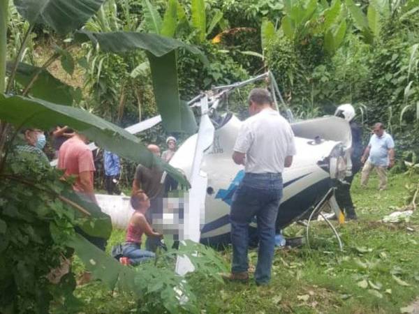 Helikopter terhempas dekat Taman Melawati, Ampang, Selangor kira-kira jam 12 tengah hari tadi