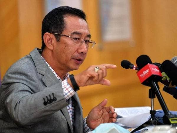 Chaw Ming menyampaikan taklimat media berkenan Belanjawan 2021 KKM di Putrajaya hari ini. - Foto Bernama