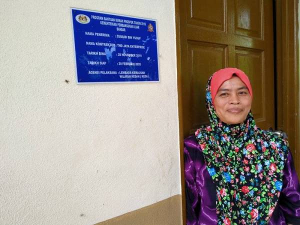 Che Pora gembira menerima bantuan rumah Keda yang siap pada November 2019.