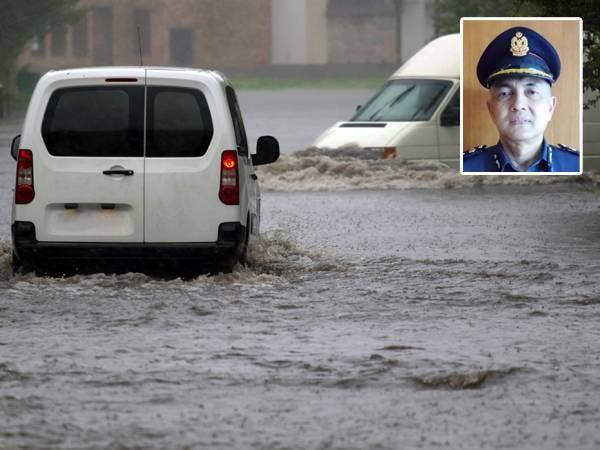 JBPM Pahang bekukan cuti 973 daripada 1,058 anggotanya bagi menghadapi musim tengkujuh di negeri ini. Gambar hiasan 123rf. Gambar kecil: Wan Mohammad Zaidi