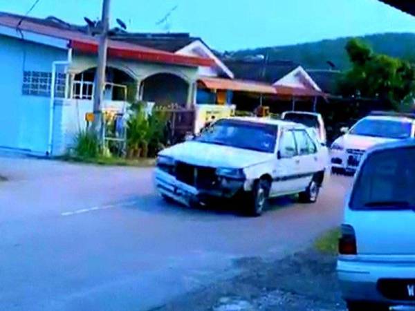 Suspek nekad melarikan diri ke Taman Chandan Putri dan berpusing di kawasan taman berkenaan beberapa kali semalam. - Foto pembaca
