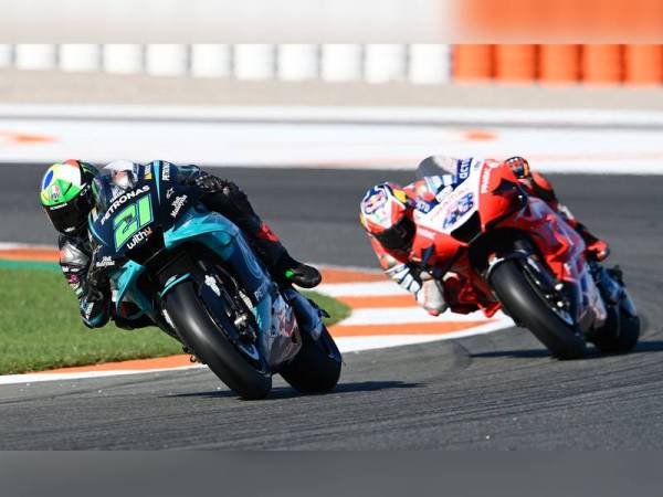 Morbidelli (20) memecut laju ke garisan penamat pada perlumbaan semalam. Foto: Petronas SIC