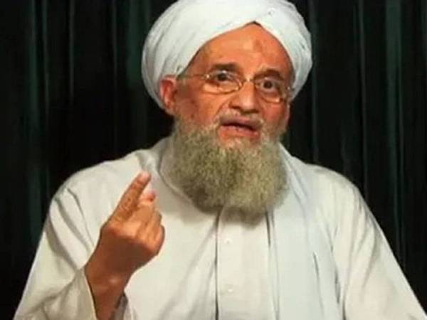 Ketua Kumpulan Al-Qaeda Ayman al-Zawahiri dipercayai telah meninggal dunia pada bulan lalu. - Foto AFP
