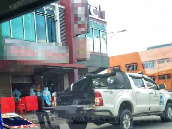 Kawasan premis yang telah menjalani pemeriksaan dan proses sanitasi semalam.