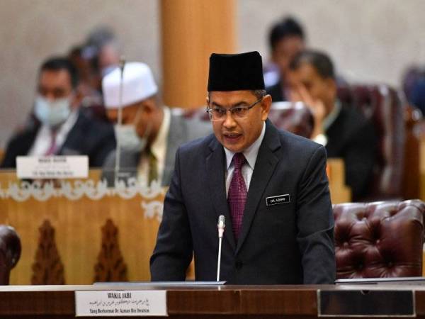 Dr Azman pada Sidang DUN Terengganu di Wisma Darul Aman, Kuala Terengganu hari ini.