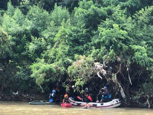 Lokasi mangsa ditemui di tepi Sungai Kinta berhampiran Kawasan Perindustrian Lahat, kira-kira jam 2.55 petang.