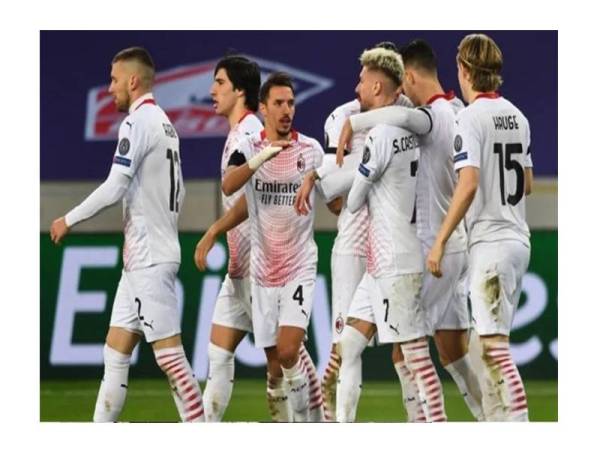 Kesebelasan Arsenal meraikan jaringan rakan sepasukan, Samu Castillejo pembukaan pada perlawanan berkenaan.Foto : Twitter.com/europa league
