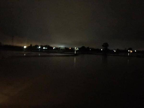 Kawasan sawah padi yang dipenuhi air akibat hujan dalam minggu ini di Kelantan menarik minat ramai untuk menangkap ikan darat tetapi ada yang dikesan menyalahi undang-undang kerana menggunakan teknik renjatan elektrik.