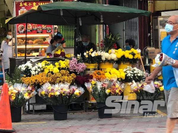 Suasana pelbagai perniagaan yang diusahakan oleh peniaga Dataran Cheng Ho dan masih menjadi tumpuan ramai.