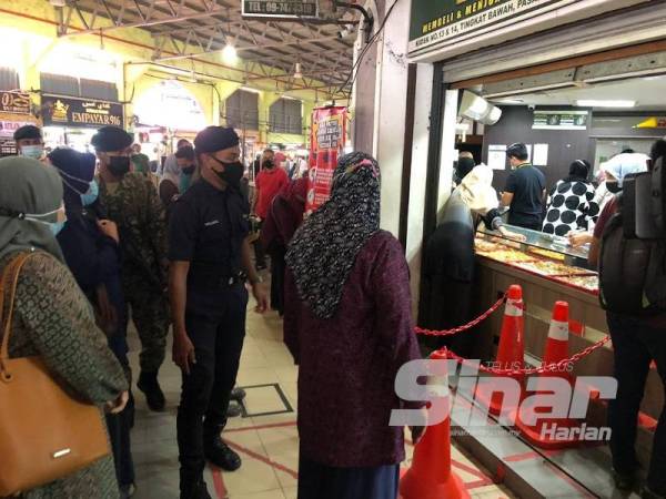 Pemilik dan pembeli emas diingatkan menjaga serta mematuhi prosedur operasi standart (SOP) ketika menjalankan urusan jual beli emas bagi mengelak tindakan kompaun RM1,000 dikenakan.