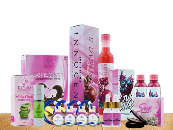 Produk-produk keluaran Devisa yang dijual oleh Nurul Azimah.