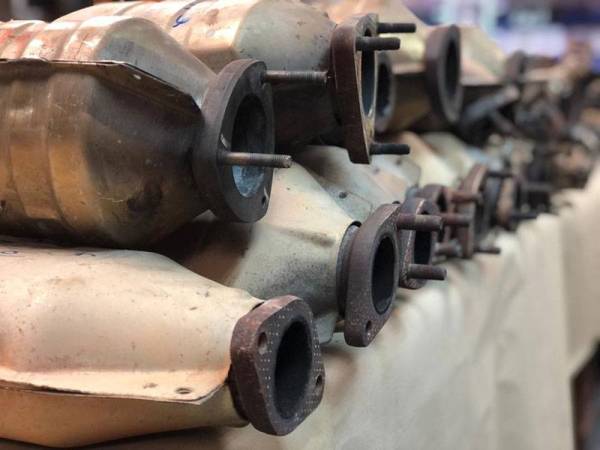 Sebahagian daripada 65 ekzos yang dicuri 'Geng Emas Putih.'