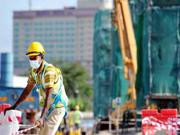 Seramai 888,000 pekerja warga asing di enam kawasan berisiko tinggi perlu menjalani saringan Covid-19 yang dimulakan sejak Selasa lalu.