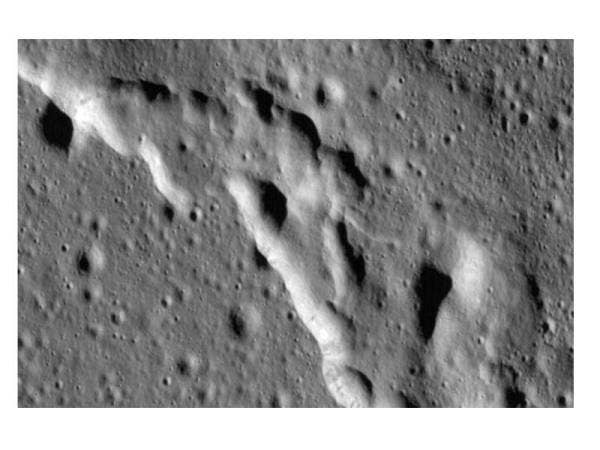 Gambar fail menunjukkan permukaan bulan yang pernah dirakamkan oleh Pentadbiran Aeronautik dan Angkasa Kebangsaan (NASA) milik Amerika Syarikat. - Foto AFP/NASA