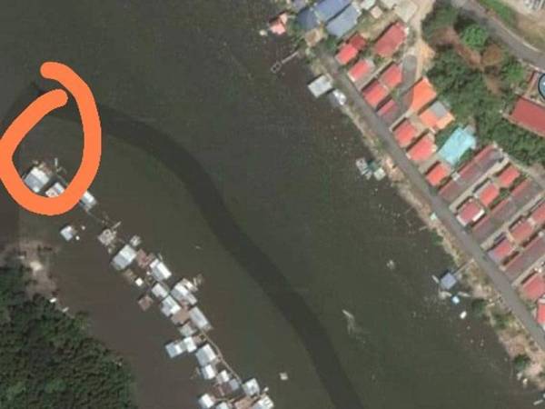 Lokasi (yang dibulatkan) mangsa digigit buaya di sungai Kampung Mengkabong, Tuaran.