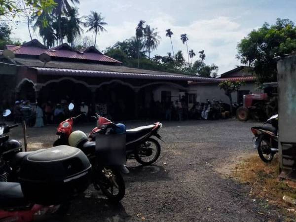 Suasana kediaman Norain di Kampung Padang Pusing, Pendang dekat sini hari ini.