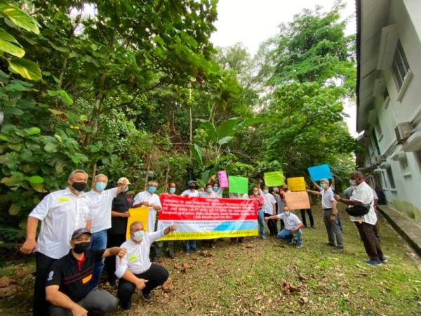 Penduduk Taman Kemensah Heights melalui KRC menyatakan bantahan mereka berhubung cadangan projek dua pangsapuri di kawasan itu.