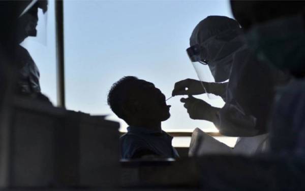 RHB Banking Group hari ini mengesahkan bahawa dua pekerjanya di Kompleks RHB di Bangi, Selangor, telah diuji positif Covid-19. Gambar hiasan