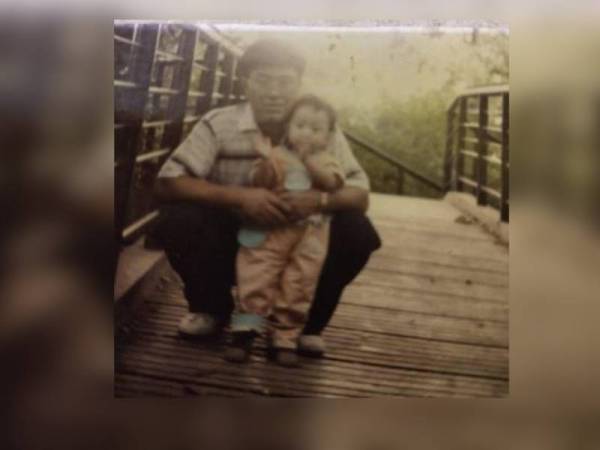 Linda mencari bapa kandungnya setelah berpisah sejak usia tiga tahun. - Foto Detik News