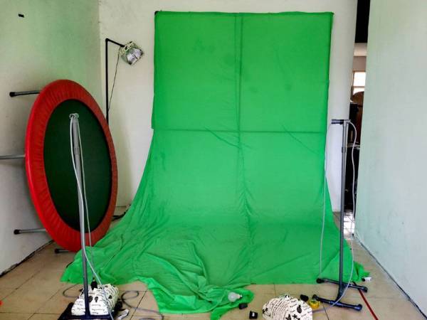 Set penggambaran yang sedang disiapkan dengan kos sebanyak RM150 sahaja.