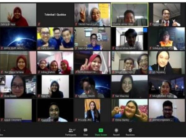 Antara peserta yang mengikuti Connecting KDTI UPM-Kolej Cempaka Unimas selama tiga hari dengan menggunakan platform dalam talian pada 18 November lalu.