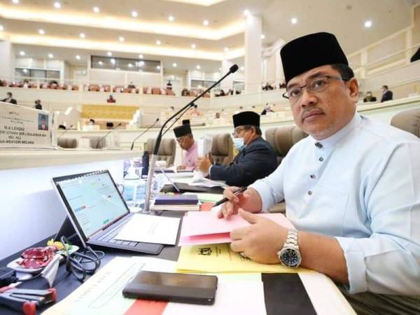 Sulaiman selepas menyampaikan ucapan penangguhan pada hari terakhir Persidangan Kedua Penggal Pertama DUN Melaka Ke-14 di Seri Negeri, Ayer Keroh hari ini.