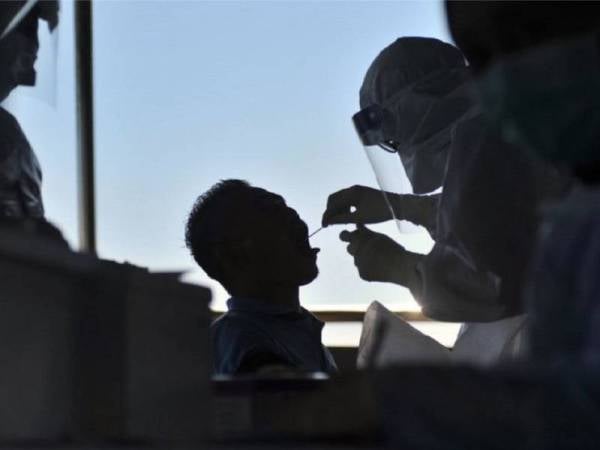 Singapura mengesahkan satu daripada tujuh kes import yang diumumkan semalam melibatkan seorang rakyat Malaysia berusia 44 tahun.