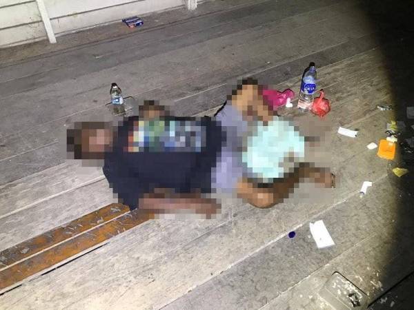 Lelaki ditemukan meninggal dunia di sebuah rumah tinggal di Jalan Lama, Port Dickson di sini malam tadi.