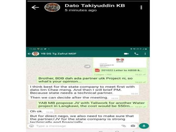Tangkap layar perbualan melalui WhatsApp antara Takiyuddin dan Zafrul yang tular di media sosial.