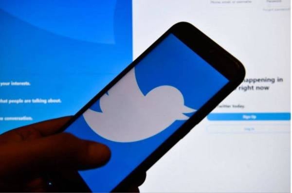  Twitter didenda €450,000 (AS$547,000) oleh pihak berkuasa Ireland kerana mendedahkan ciapan peribadi yang dimuat naik di media sosial itu.