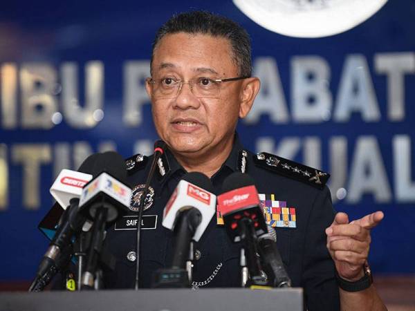Saiful Azly pada sidang akhbar mengenai rampasan dadah dan pellbagai salah laku melibatkan anggota polis di Ibu Pejabat Polis Kontinjen Kuala Lumpur hari ini. - Foto Bernama