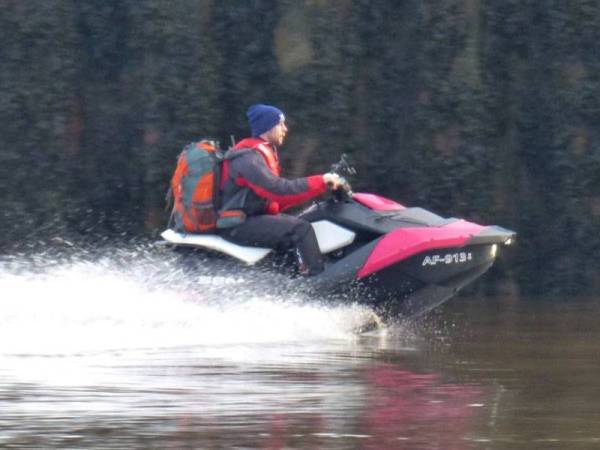 McLaughlan mengambil masa lebih empat jam untuk menyeberang laut sejauh 40 kilometer pada Jumaat lalu. - Foto: Agensi