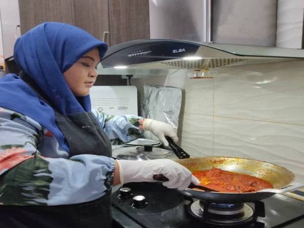 Nur Hidayah kini menjalankan perniagaan sepenuh masa dari rumah dan berhasrat mengembangkan perniagaan di lokasi lebih selesa