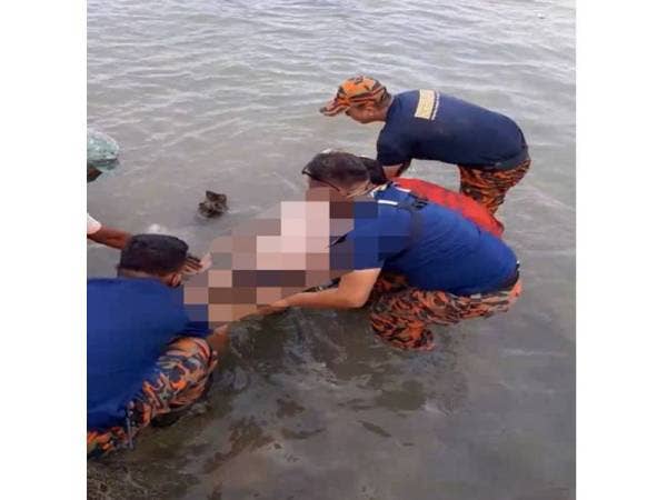 Mangsa dibawa naik selepas ditemui di bawah Jeti Nelayan Tanjung Piai, Pontian kira-kira lima meter dari lokasi dia dilaporkan lemas hari ini.