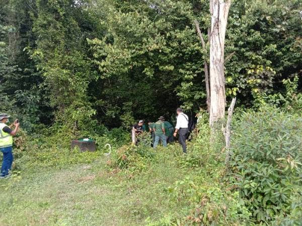 Lokasi perangkap besi untuk menangkap harimau kumbang di Kampung Tengah di sini hari ini.