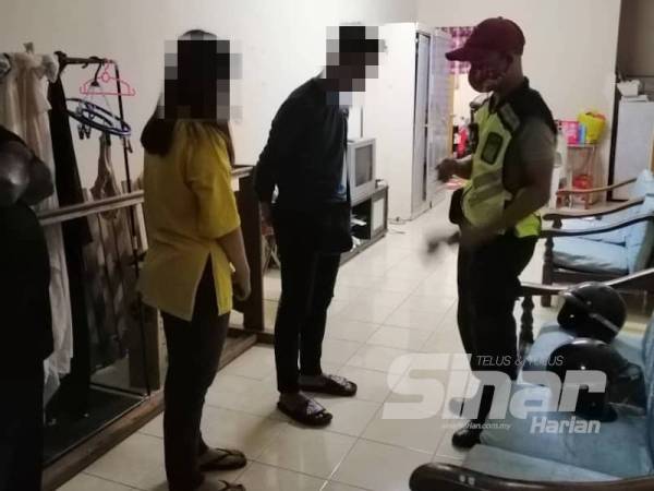 Pasangan kekasih memberi alasan mahu berehat sebentar ketika dicekup penguatkuasa di Kulim Utama, Hi-Tech Park kira-kira jam 3.20 pagi Selasa.